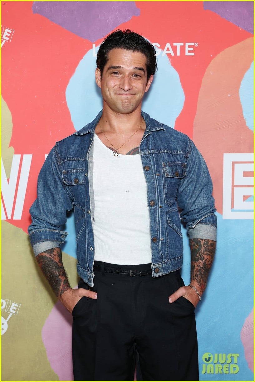 Dylan O'Brien Reunites With 'Teen Wolf' Co-Star Tyler Posey at Los Angeles  Premiere of New Movie 'Twinless': Photo 5197144 | Aisling Franciosi, Chris  Perfetti, Dylan O'Brien, James Sweeney, Teen Wolf, Twinless, Tyler, image size:817x1222