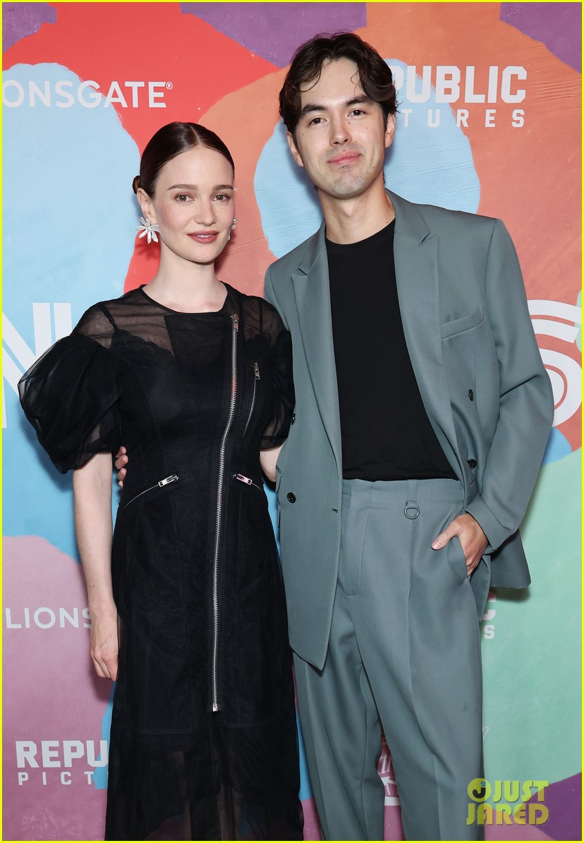 Dylan O'Brien Reunites With 'Teen Wolf' Co-Star Tyler Posey at Los Angeles  Premiere of New Movie 'Twinless': Photo 5197152 | Aisling Franciosi, Chris  Perfetti, Dylan O'Brien, James Sweeney, Teen Wolf, Twinless, Tyler, image size:846x1222