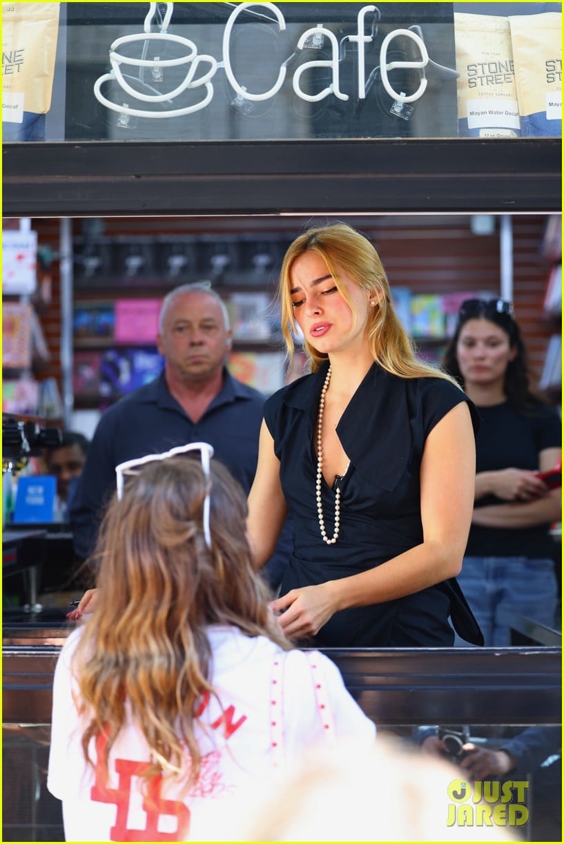 Addison Rae Signs Copies of Her W Magazine Cover for Fans in NYC on Her ...