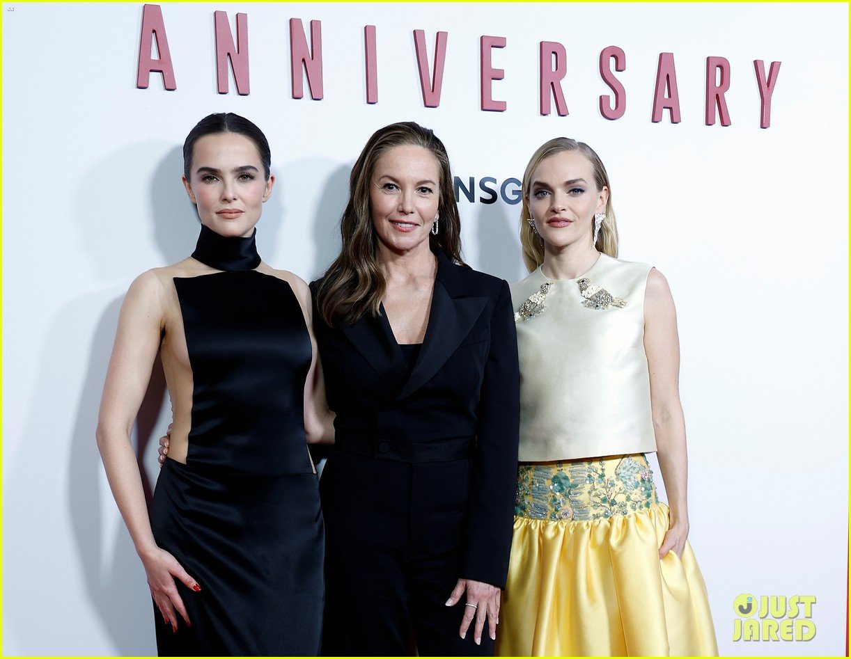 Diane Lane, Zoey Deutch, & Madeline Brewer Pose Together at