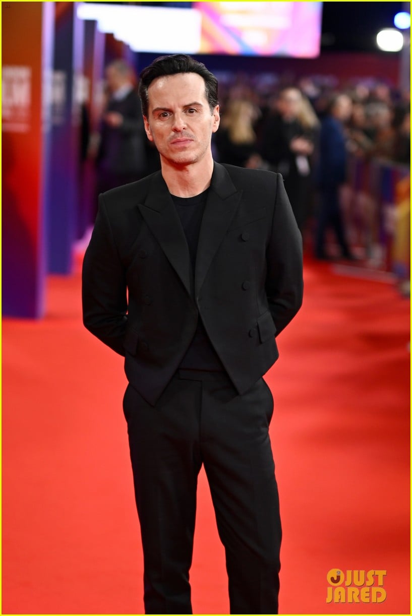 andrew-scott-ethan-hawke-blue-moon-premiere-at-bfi-london-film-festival-05.jpg