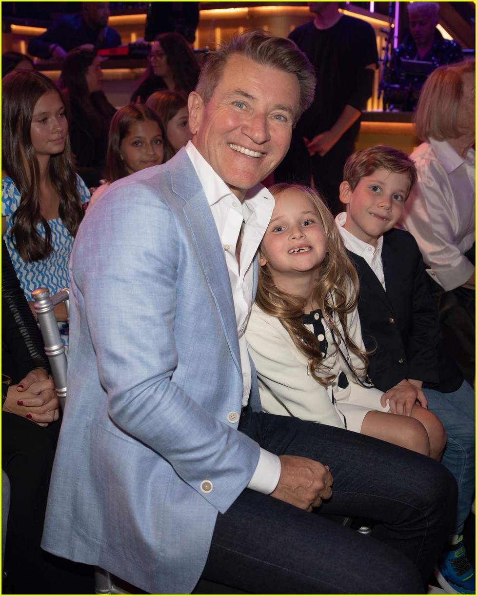 Dennis Quaid Supports 'The Parent Trap' CoStars Elaine Hendrix & Lisa