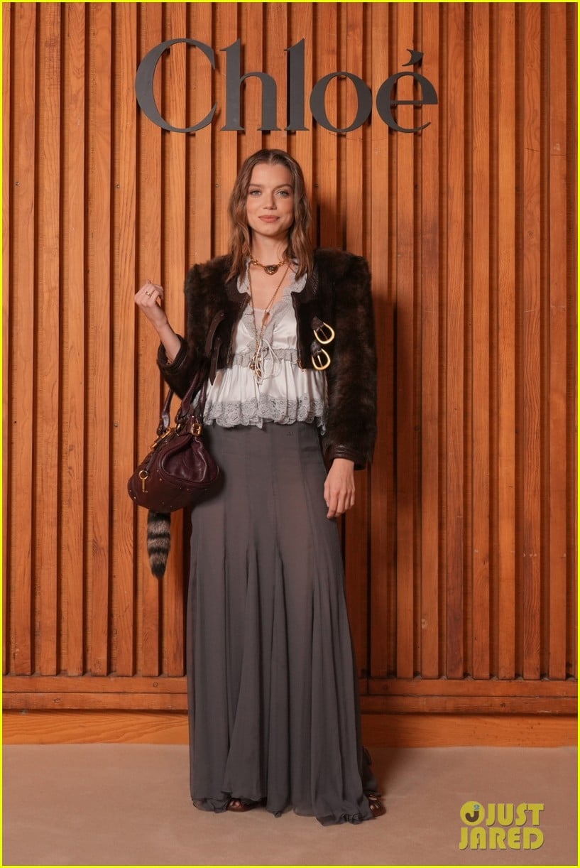 chloe show galla 045212977