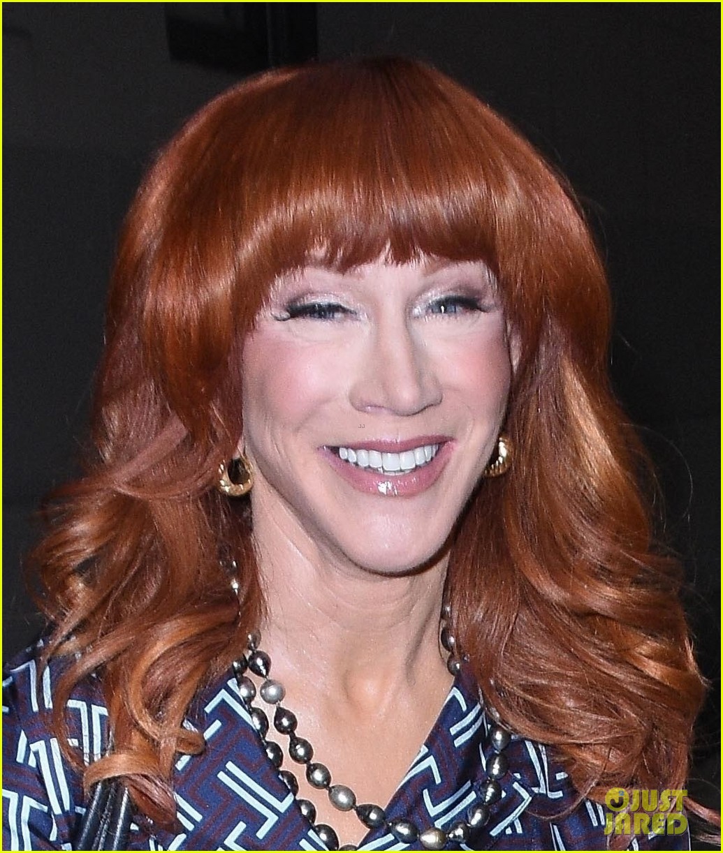 Kathy Griffin Steps Out with Her 'New Face' After Sharing Painful(00)