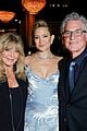 kate hudson honored as pioneer of the year 01