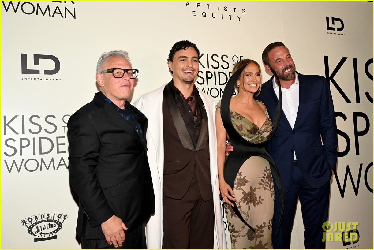 Jennifer Lopez's Kids, Twins Max & Emme, Make Rare Public Appearance at Her  Movie Premiere: Photo 5212967 | Celebrity Babies, Emme Muniz, Jennifer Lopez,  Max Muniz Photos | Just Jared: Entertainment News