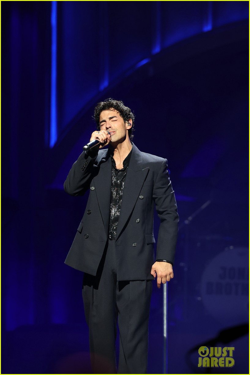 Jonas Brothers Spark Mixed Reactions After MLB World Series Performance