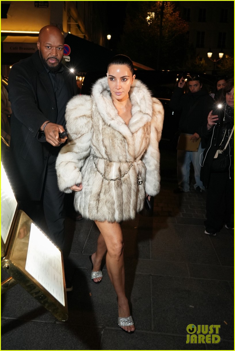 Kim Kardashian Bares Belly, Shows Off Multiple Stunning Looks During(02)