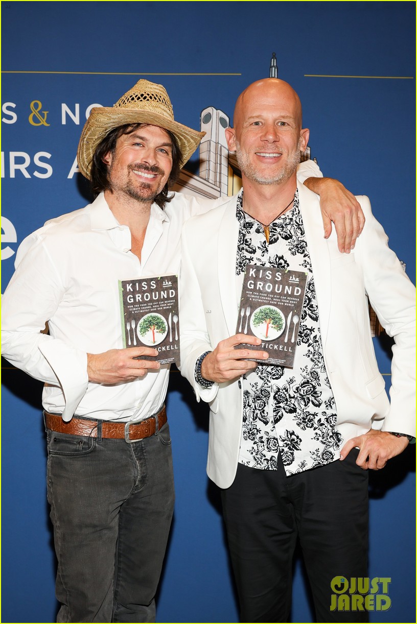 ian nikki book reading 015228315