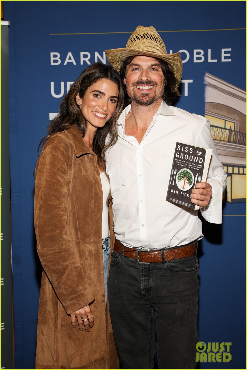 ian nikki book reading 025228316