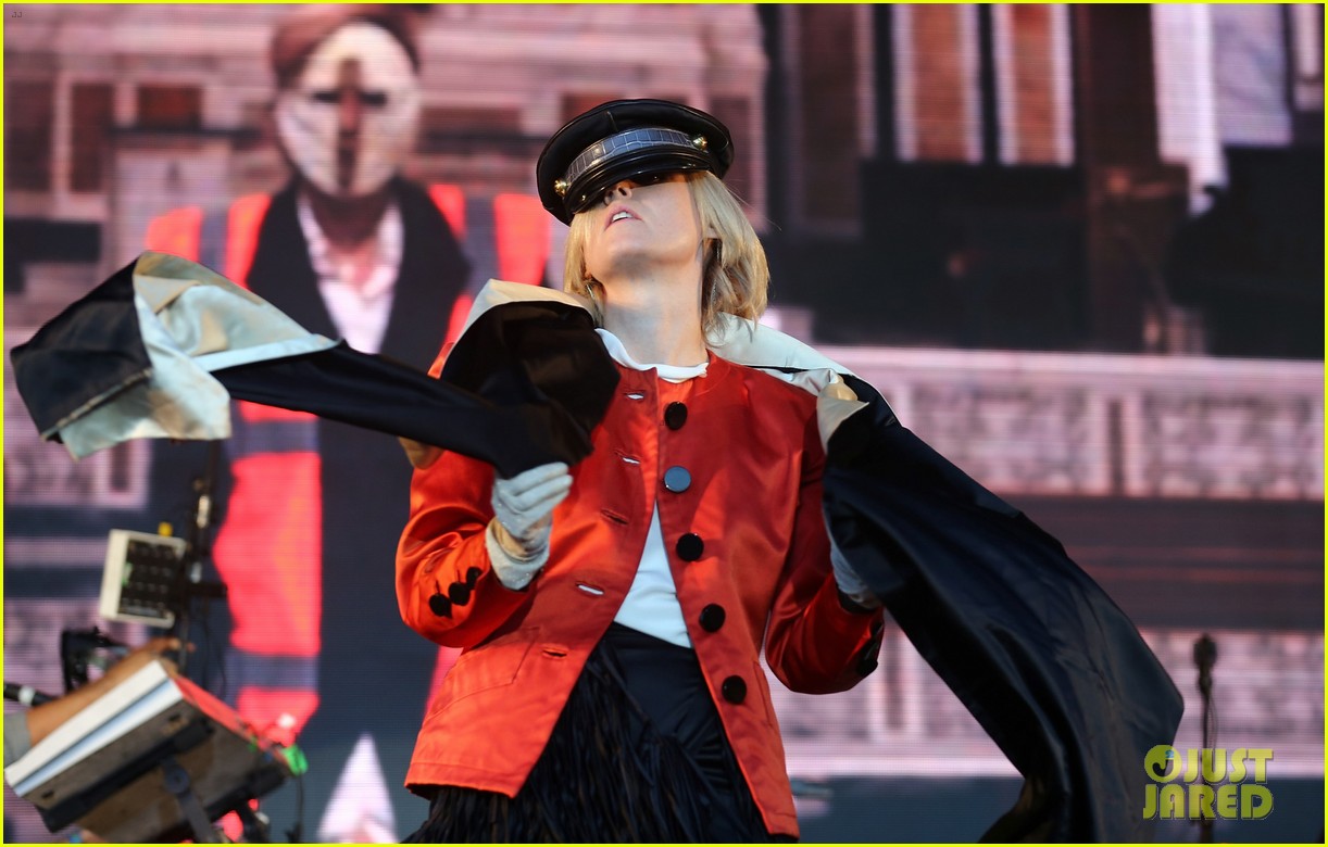 Róisín Murphy Rants Against 'Trans Activist Mob' After Sharing Graph ...