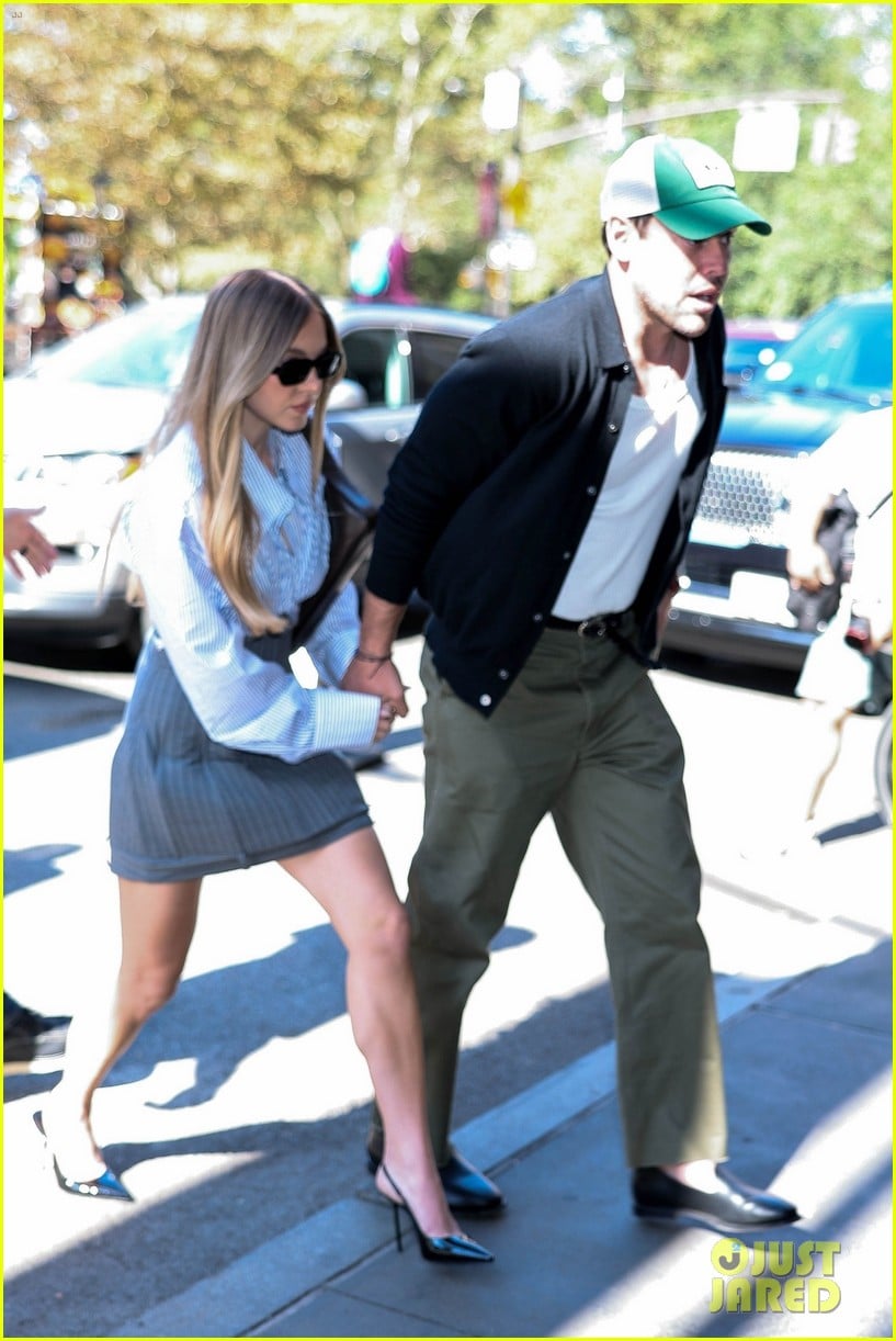 Sydney Sweeney & Scooter Braun Hold Hands Together in NYC Photo