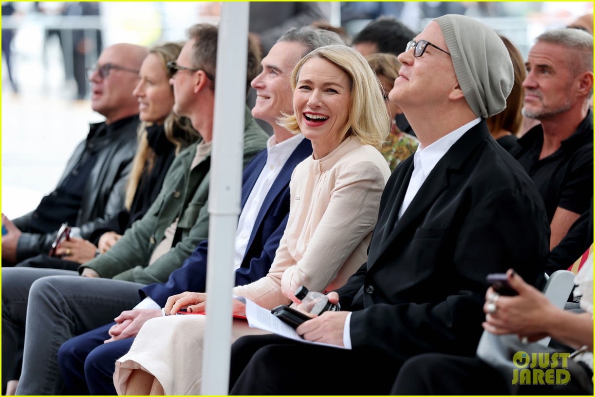 Naomi Watts Gets Support from Husband Billy Crudup, Son Sasha Schreiber(02)