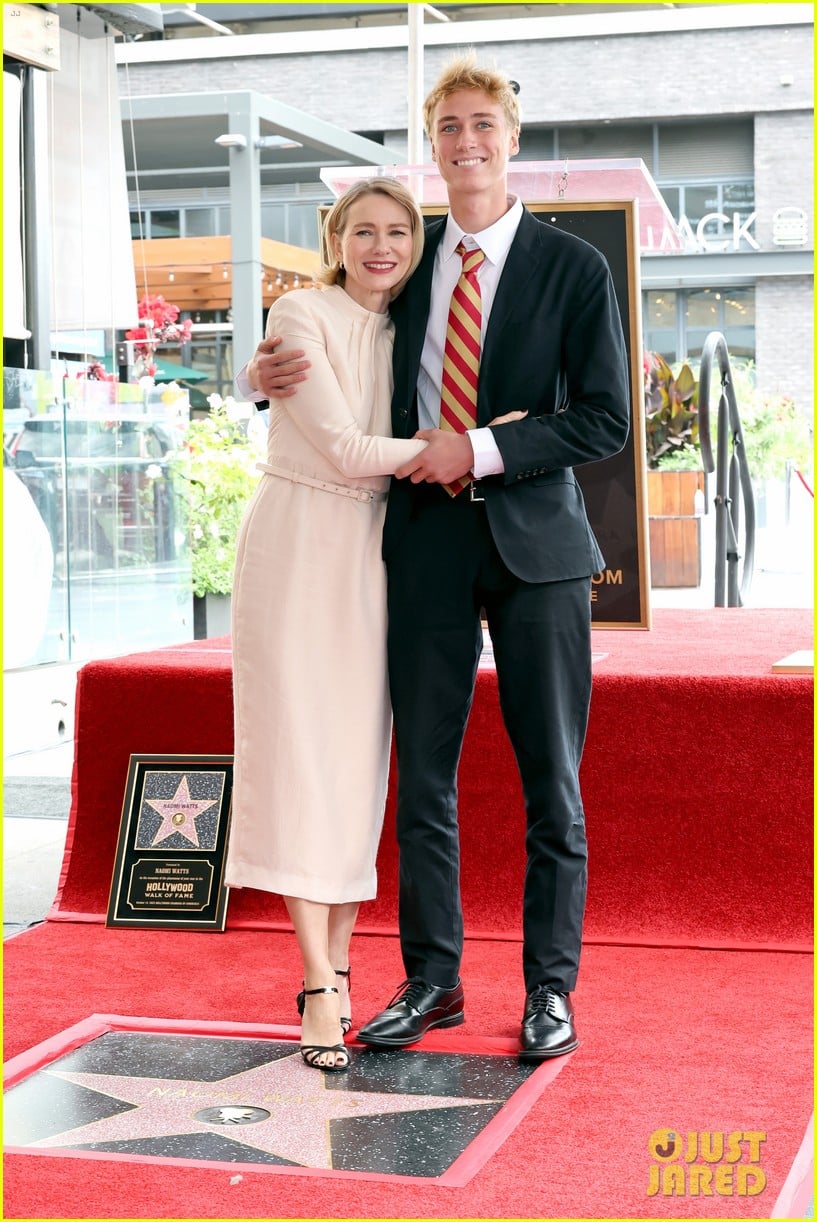 Naomi Watts Gets Support from Husband Billy Crudup, Son Sasha Schreiber