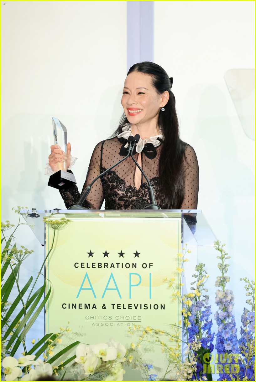 Dwayne Johnson Presents Lucy Liu With the Trailblazer Award at the