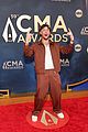 bailey zimmerman flashes his new teeth at cma awards 2025 02