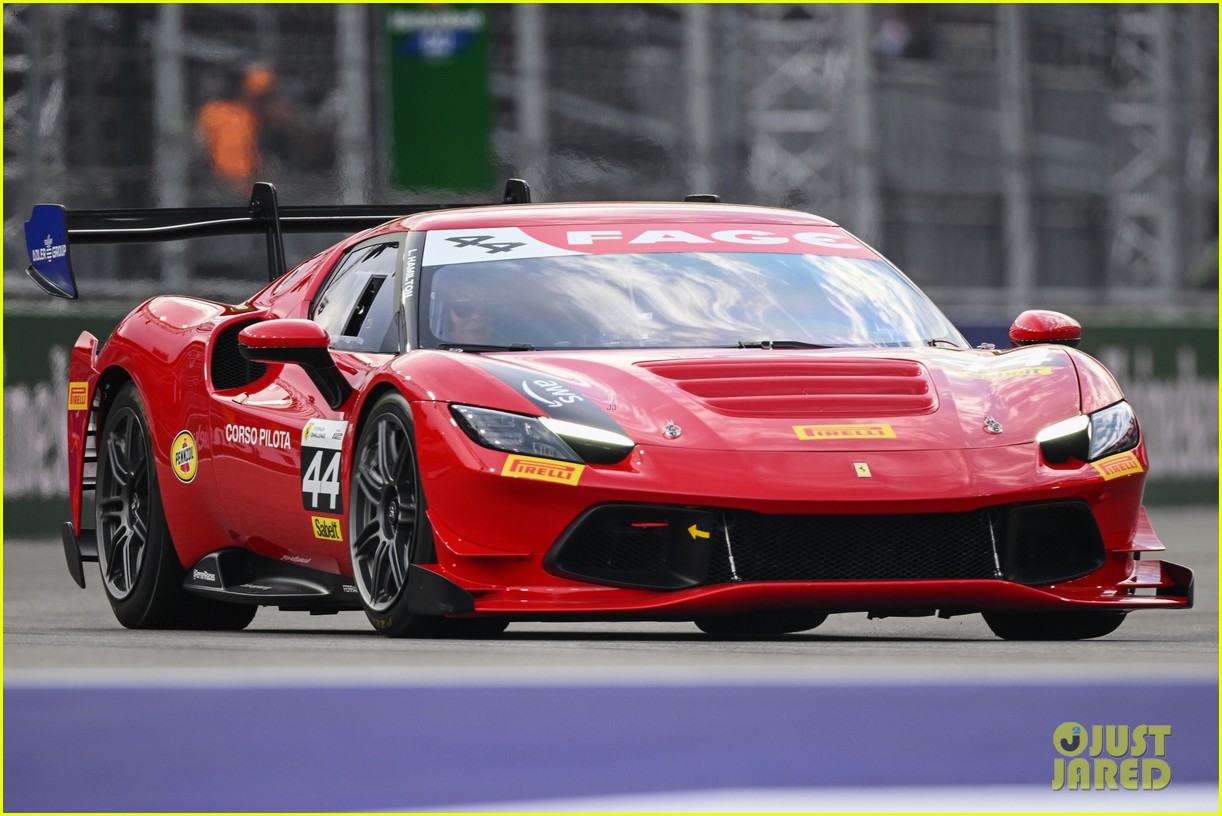 Beyoncé & Jay-Z Attend F1 Las Vegas Grand Prix, Go On Hot Lap With ...