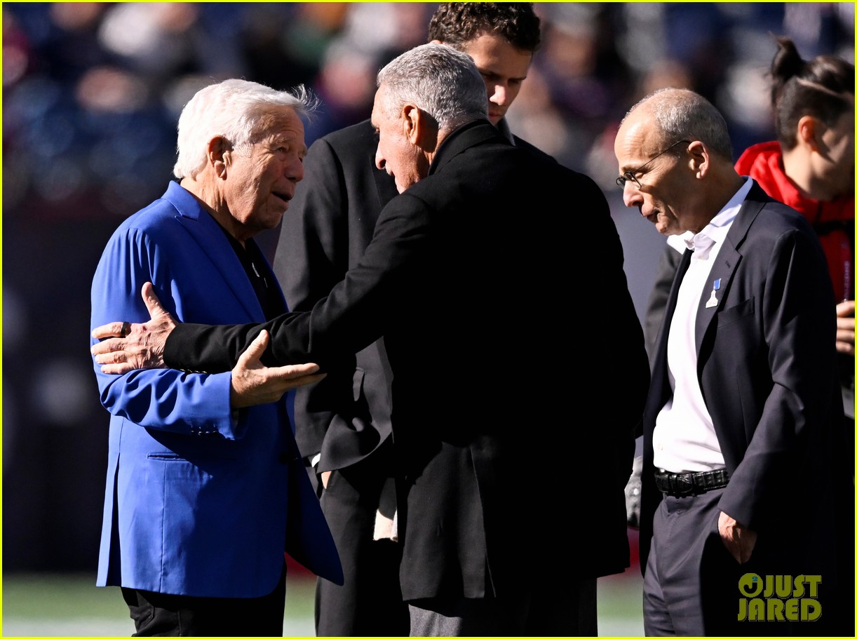Cardi B Hangs with Boyfriend Stefon Diggs' Boss, Robert Kraft, While  Cheering Him On at Patriots Game: Photo 5229766 | Cardi B, Football, Nfl, Robert  Kraft, Sports, Stefon Diggs Photos | Just