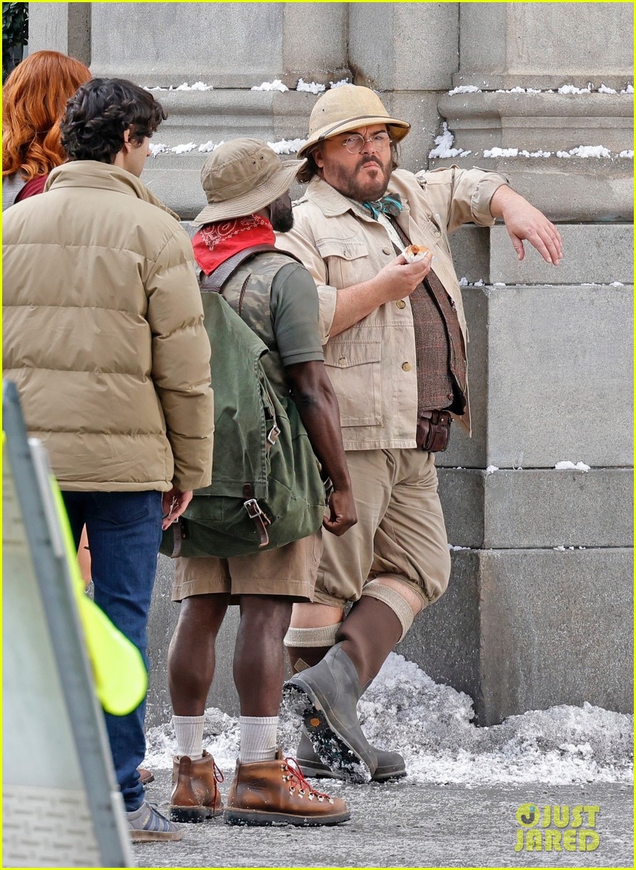 dwayne johnson jack black more begin jumanji4 filming in la 055243639