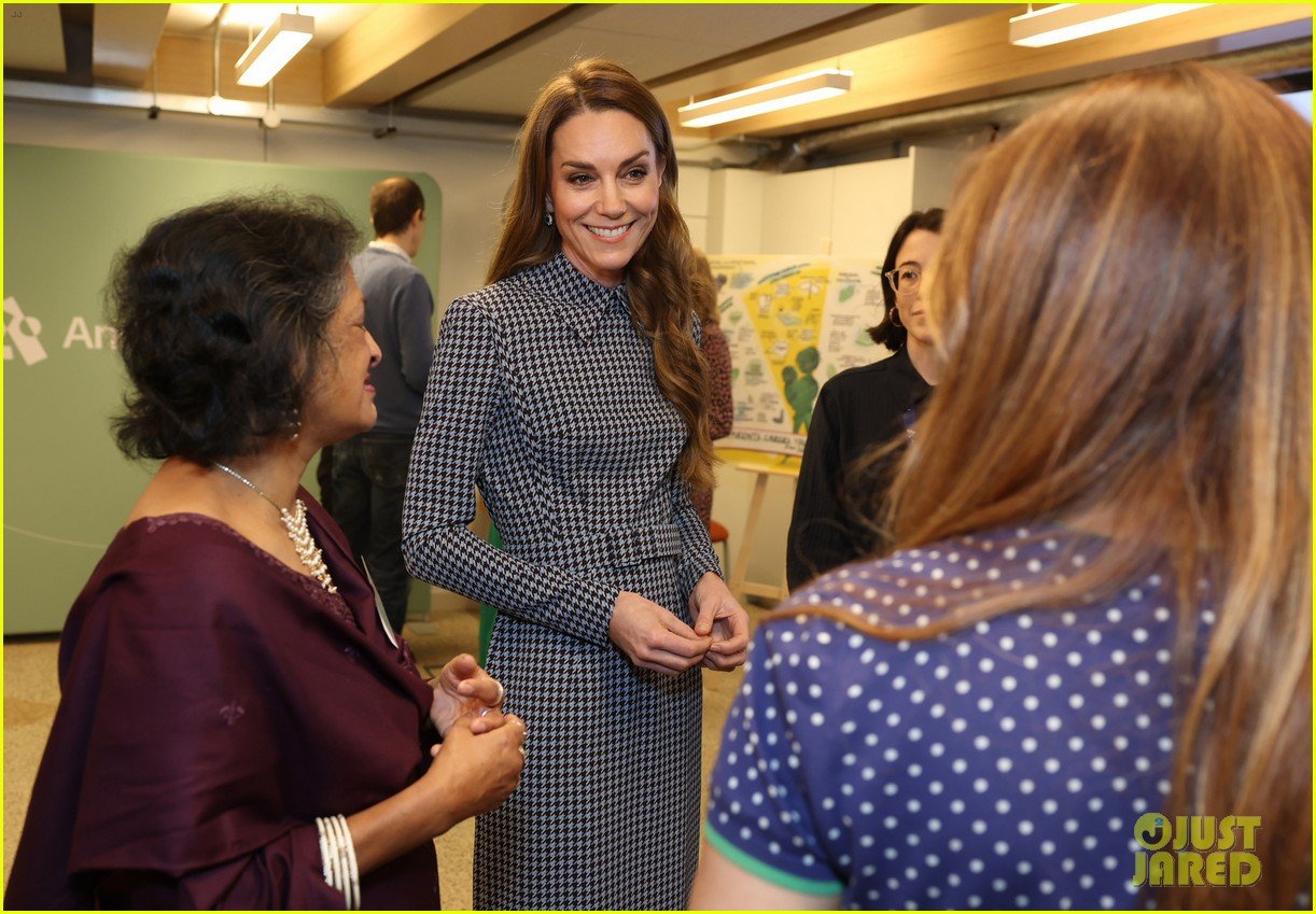 Kate Middleton Visits Children's Mental Health Charity in London Photo