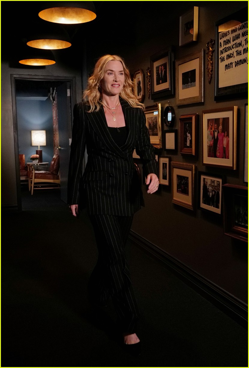 kate winslet recalls weraing sheer outfit first time she met king charles 025243725