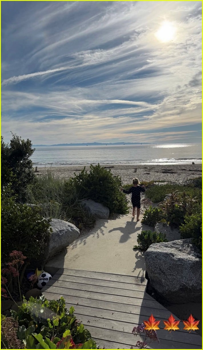 Orlando Bloom Celebrates Thanksgiving with Son Flynn & Daughter Daisy