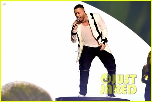 'Estocolmo' Lyrics, English Translation & Song Meaning: Romeo Santos ...