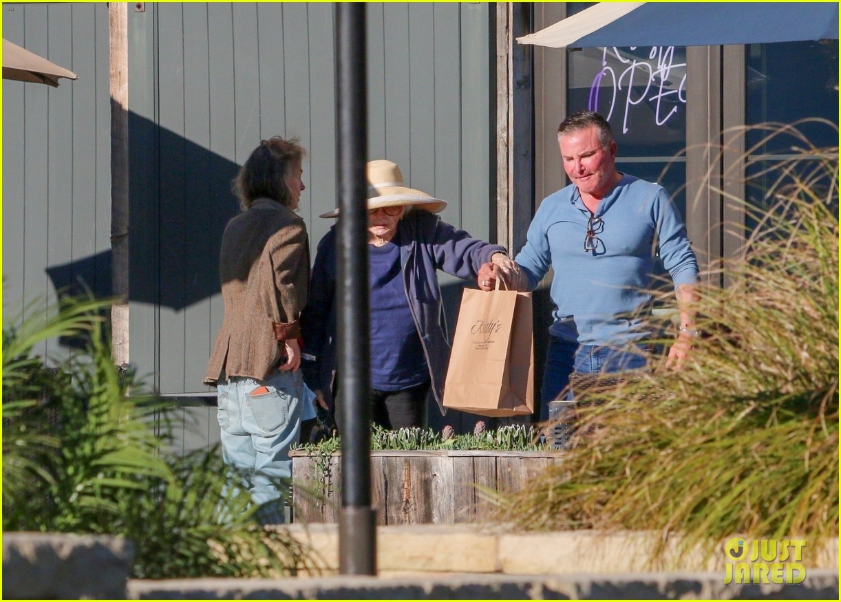 Shirley MacLaine, 91, Enjoys Lunch with Friends as She Makes Rare