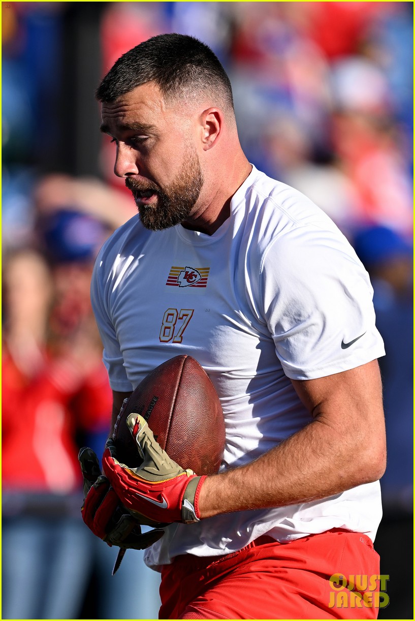 Travis Kelce Has Awkward Response to Brother Jason Kelce's Questions ...