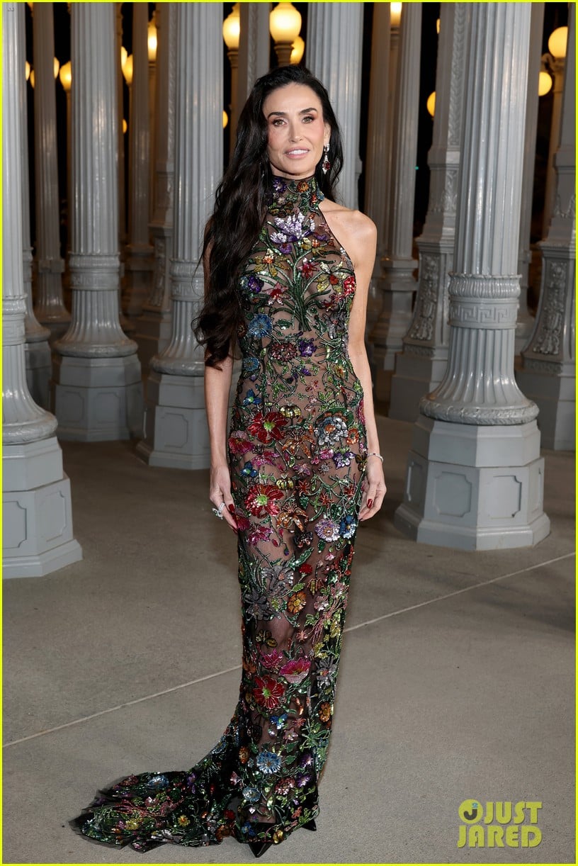 Kristen Wiig & More Celebs Embrace 'Naked' Dress Trend at LACMA Gala