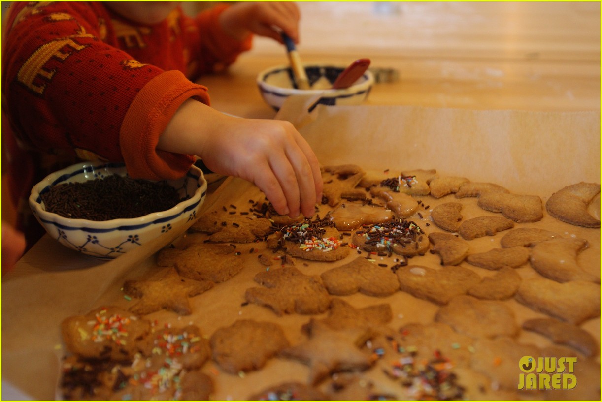 christmas cookies 015257725