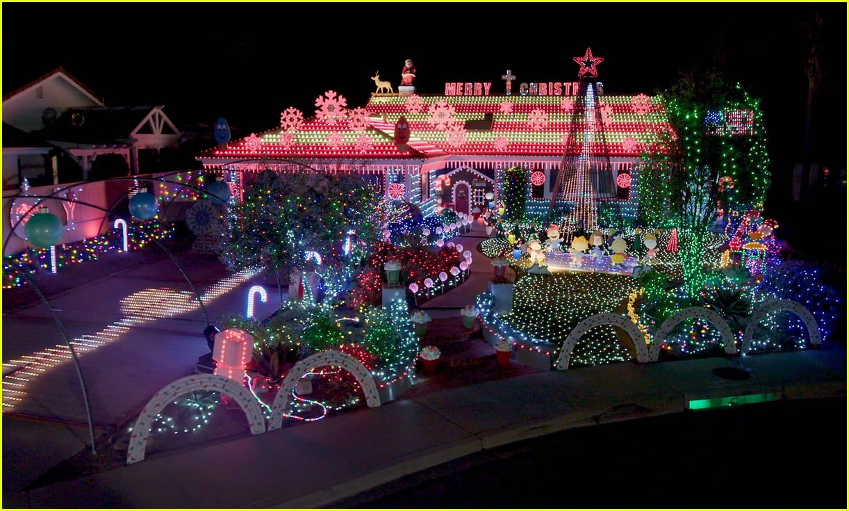 The great christmas light fight 2025