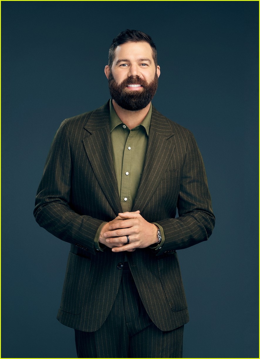 cma christmas 2025 015249140