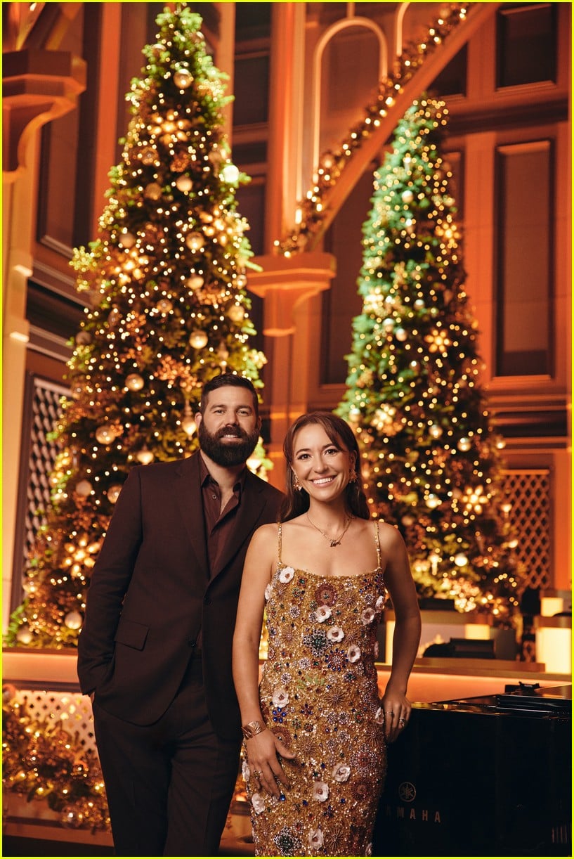 cma christmas 2025 045249143