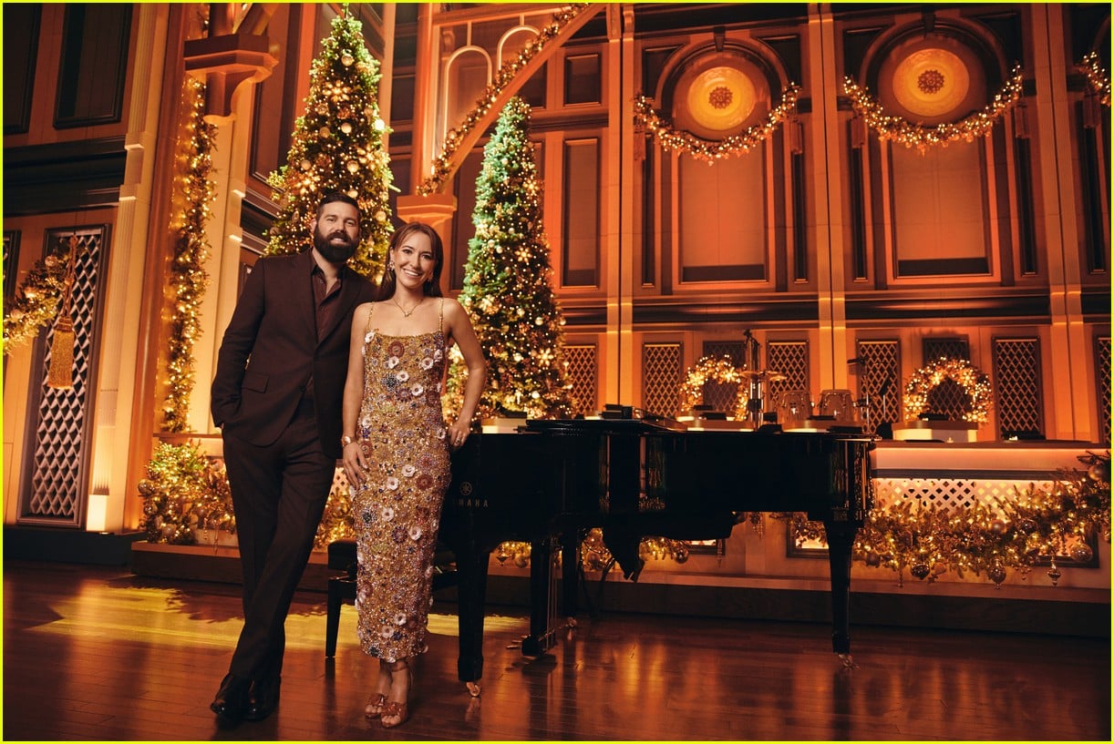 cma christmas 2025 055249144