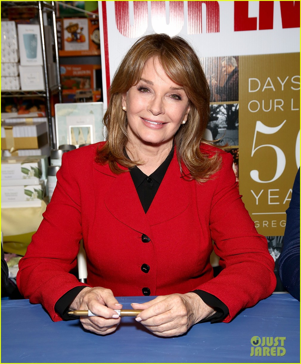 how old is deidre hall - Ilustrasi 3