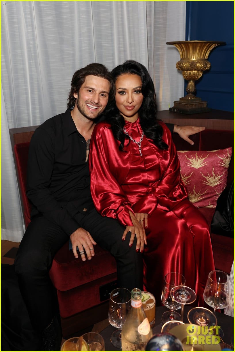 Vampire Diaries' Kat Graham Is Pregnant, Expecting First Child with