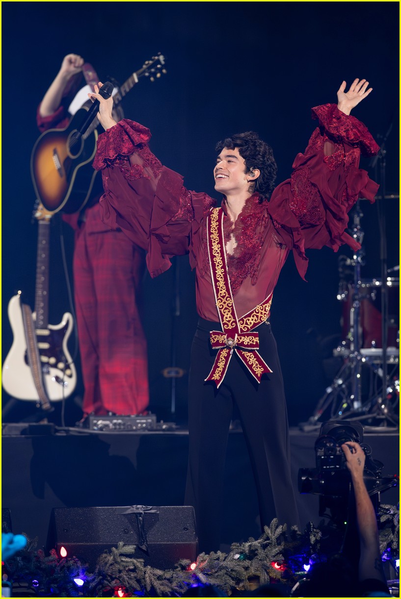 iheartradio-jingle-ball-2025-performers-celebrity-guest-lineup-for