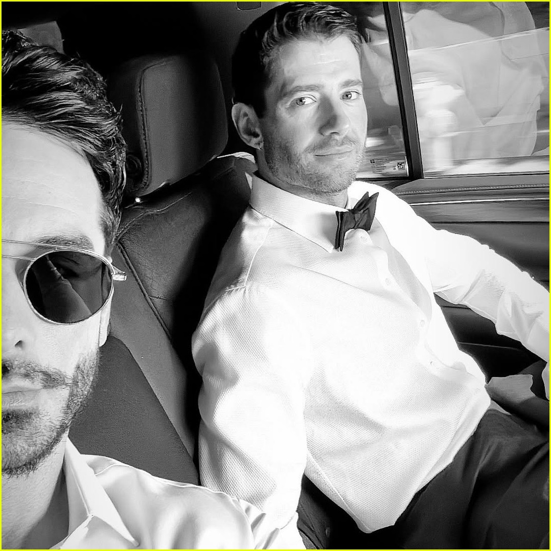 Is Julian Morris Single or Married? The Hallmark Actor Has Been With His  Husband for Over 20 Years!: Photo 5251626 | Dating History, Hallmark  Channel, Julian Morris, Landon Ross Photos | Just Jared: Entertainment News, image size:1086x1086