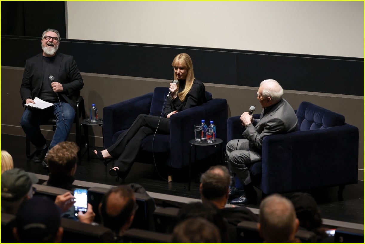 Jennifer Lawrence & Martin Scorsese Pose for Photo at 'Die My Love' Screening: Photo 5255933 | Die My Love, Jennifer Lawrence, Martin Scorsese Photos | Just Jared: Entertainment News