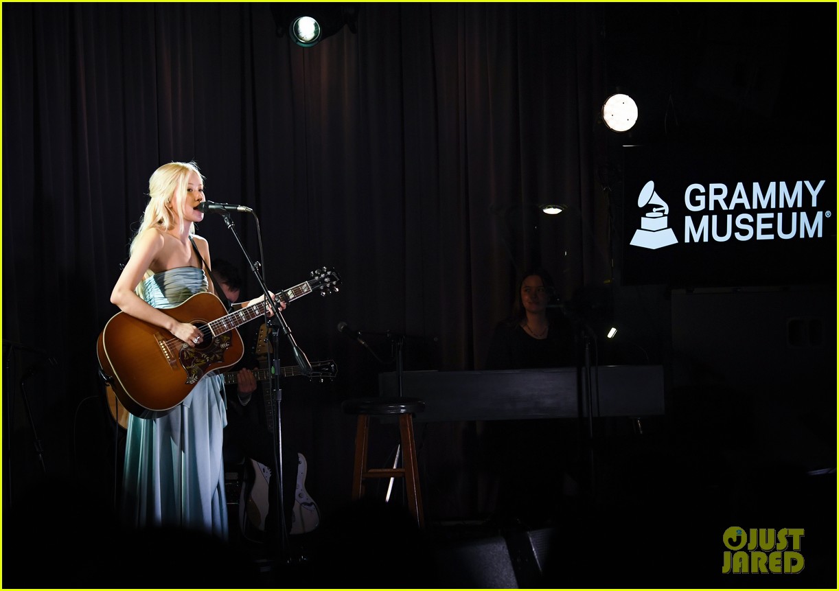 Rosé Lights Up the Grammy Museum With Intimate LA Performance