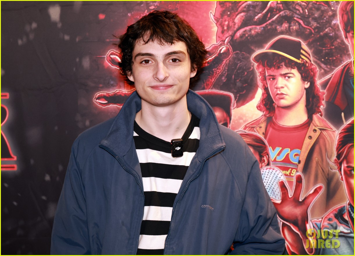 stranger things stars at series finale screening 055258963
