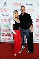 tori spelling brian austin green hollywood christmas parade 01