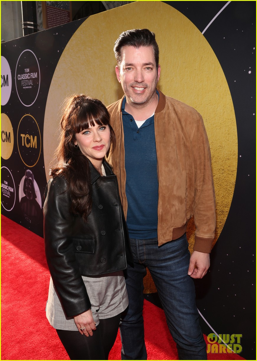 Image for Zooey Deschanel Gives Update on Wedding Planning With Fiancé Jonathan Scott