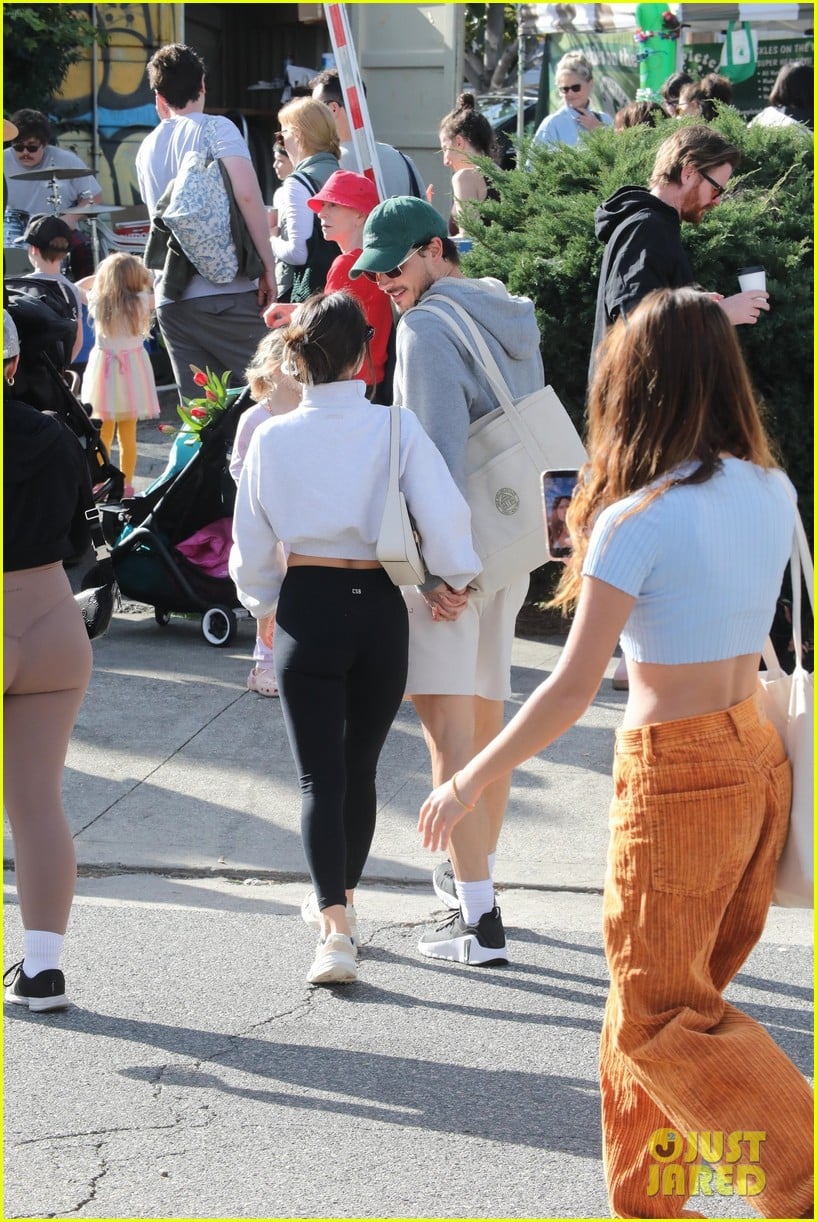 Gleb Savchenko Packs On PDA With Mystery Woman During Farmers Market Weekend Outing : Photo 5267551 | Gleb Savchenko Photos