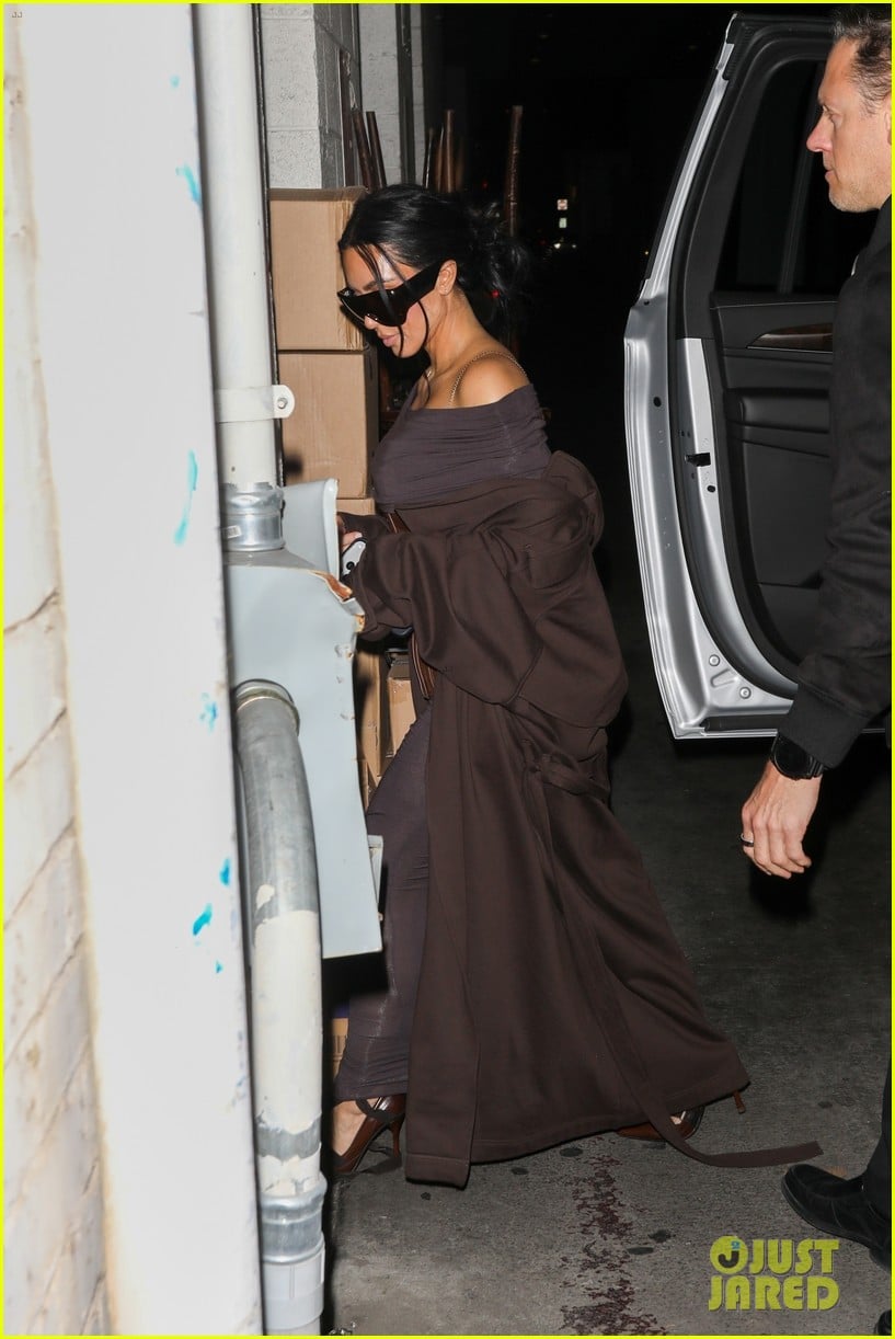 kim kardashian the fifth wheel co stars grab dinner 065266680