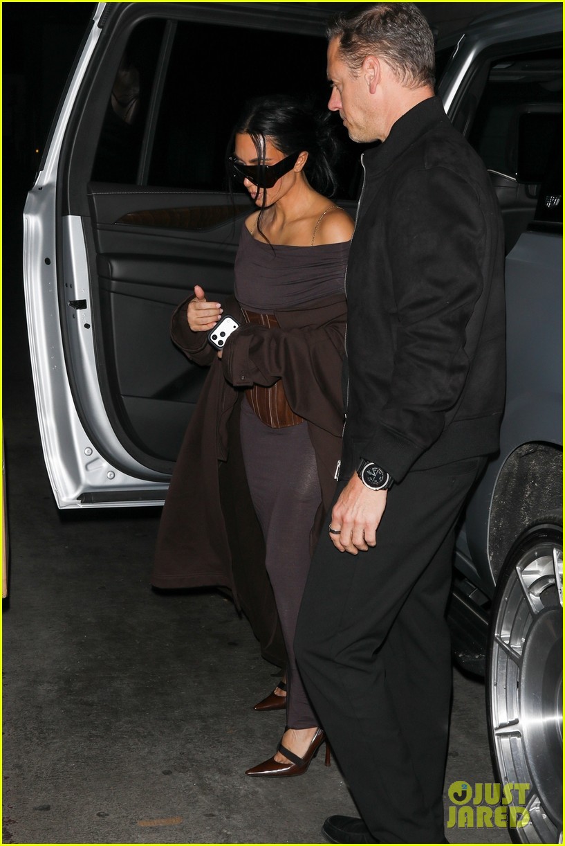 kim kardashian the fifth wheel co stars grab dinner 085266682