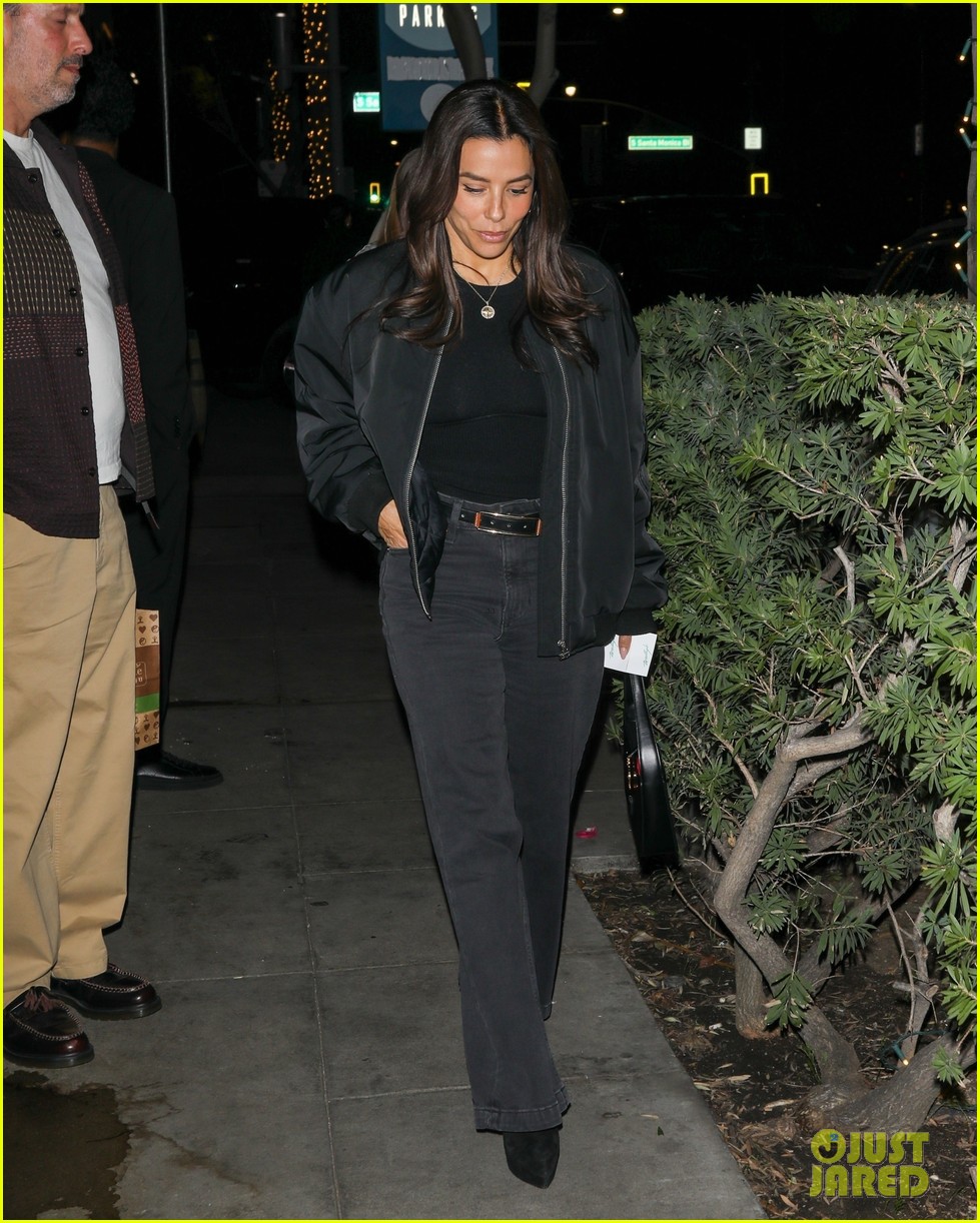 kim kardashian the fifth wheel co stars grab dinner 115266685