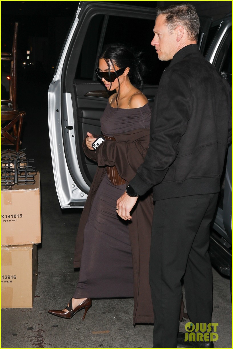 kim kardashian the fifth wheel co stars grab dinner 135266687