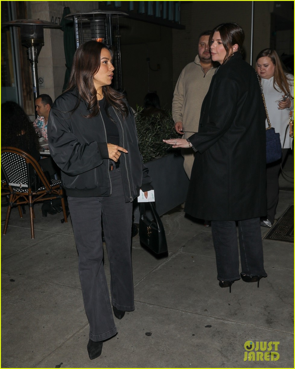 kim kardashian the fifth wheel co stars grab dinner 335266707
